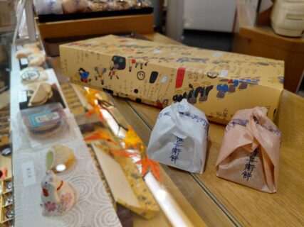 【湖月堂様100周年記念】権兵衛餅のための特別な箱をつくらせていただきました